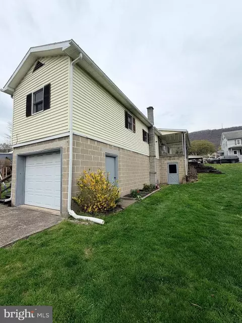 217 Oak St, Wiconisco, PA 17097