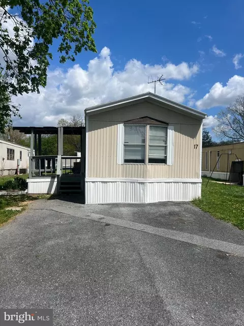 17 Caravan Ct, Middletown, PA 17057