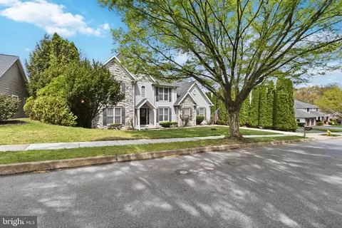 1221 Jill Dr, Hummelstown, PA 17036