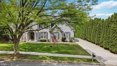 1221 Jill Dr, Hummelstown, PA 17036