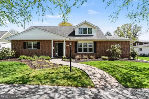 244 Cedar Ave, Hershey, PA 17033