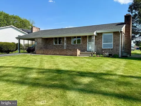 623 W Main St, Hummelstown, PA 17036