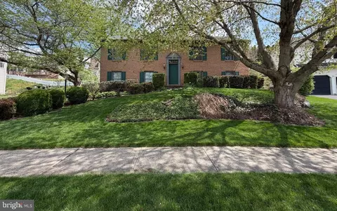 917 Chowning Dr, Hummelstown, PA 17036