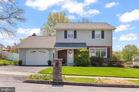 6606 Rockford Dr, Harrisburg, PA 17112
