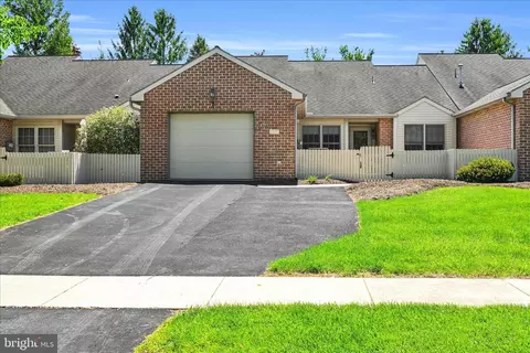46 Leearden Rd, Hershey, PA 17033