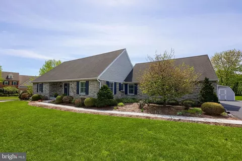 320 Highland Rd, Hershey, PA 17033