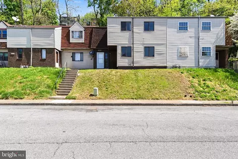 533 Saint Marys Dr, Steelton, PA 17113