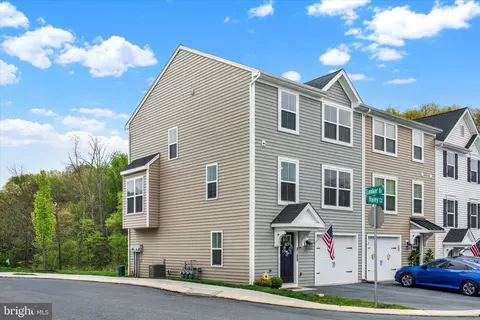 8189 Haley Ct, Harrisburg, PA 17112