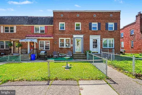 2461 Adrian St, Harrisburg, PA 17104