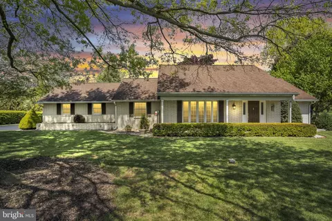 4 Banbury Rd, Hummelstown, PA 17036