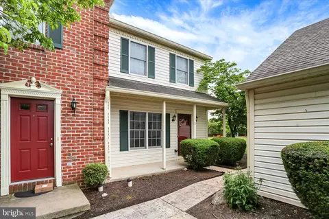 2063 D Raleigh Rd, Hummelstown, PA 17036