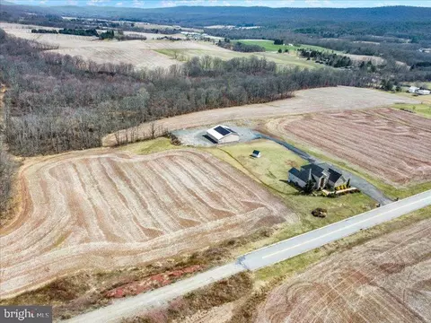 11 Pheasant Hill Dr, Halifax, PA 17032