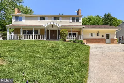6100 Driftwood Dr, Harrisburg, PA 17111