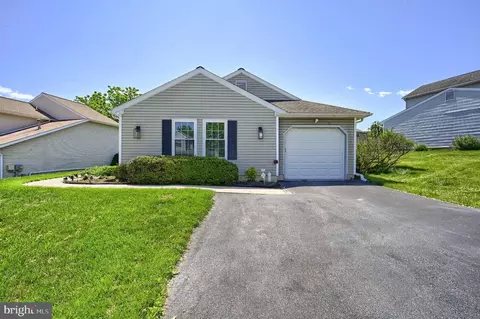 6248 S Highlands Cir, Harrisburg, PA 17111