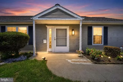 6248 S Highlands Cir, Harrisburg, PA 17111