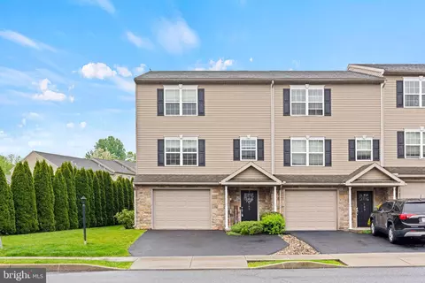 793 S 82nd St, Harrisburg, PA 17111