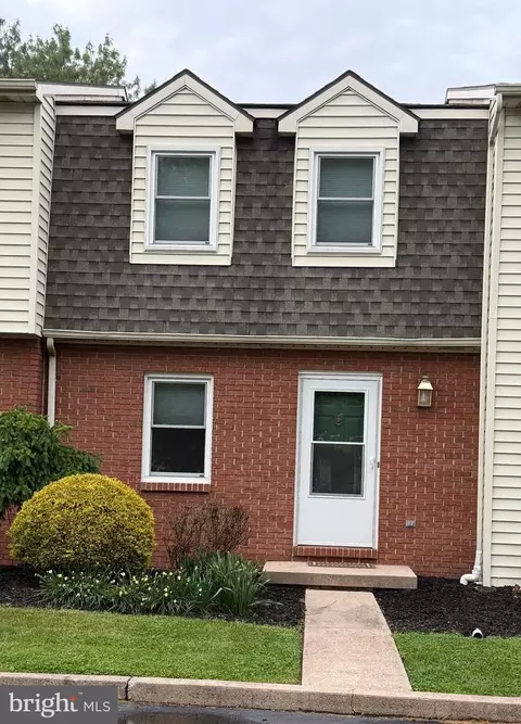 13 Garden Ct, Elizabethtown, PA 17022
