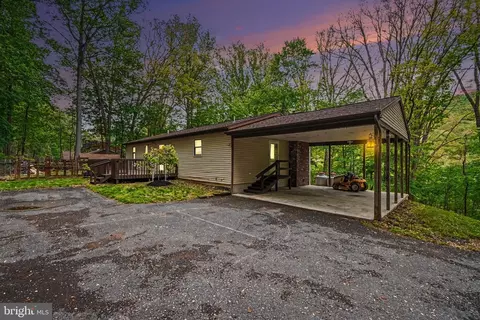 2656 Ellendale Rd, Dauphin, PA 17018