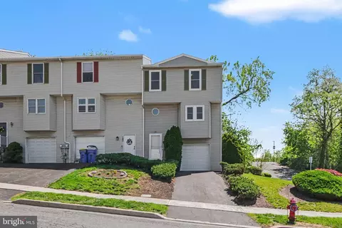 101 Chartwood Dr, Harrisburg, PA 17111