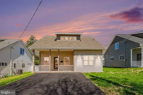 1017 Chambers St, Harrisburg, PA 17113