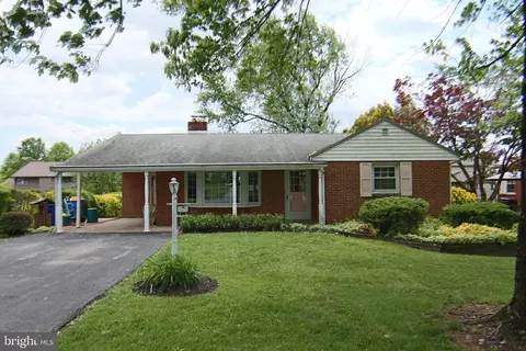 6893 Chambers Hill Rd, Harrisburg, PA 17111