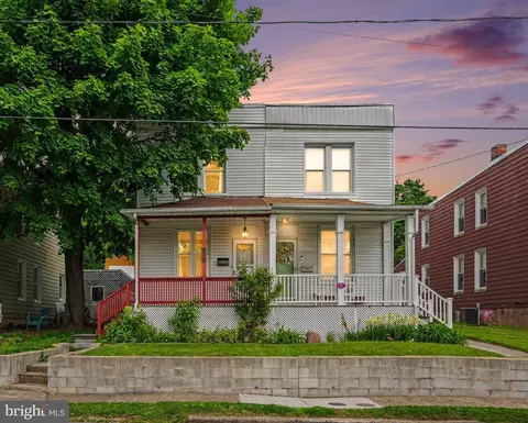 6728 Huntingdon St, Harrisburg, PA 17111