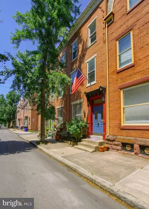 1709 Penn St, Harrisburg, PA 17102