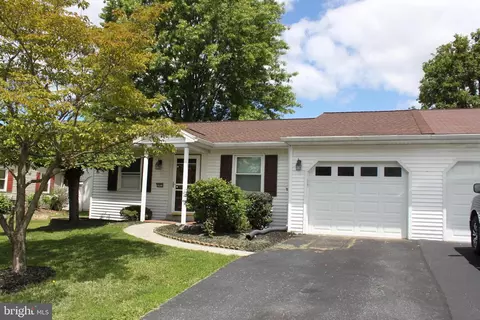 2021 Brentwood Dr, Middletown, PA 17057