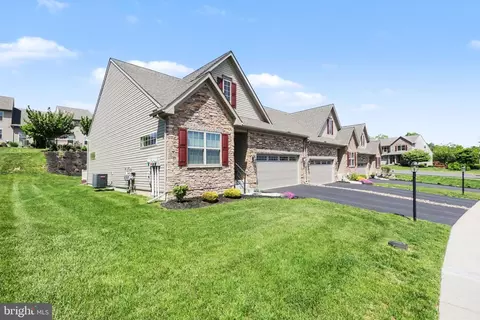 4322 Ashdon Dr, Harrisburg, PA 17112