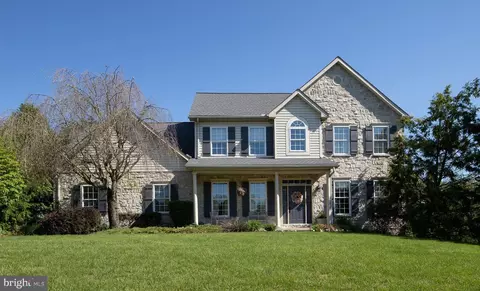 114 Crabapple Ct, Hummelstown, PA 17036