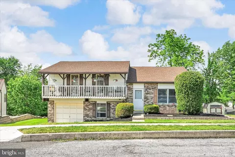 5561 Banbridge Dr, Harrisburg, PA 17112