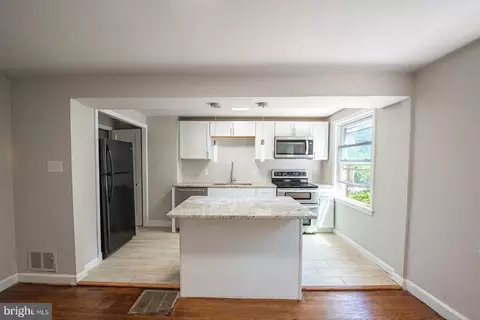 2205 Kensington St, Harrisburg, PA 17104