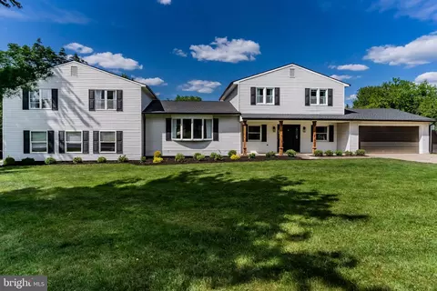 2111 Sycamore Dr, Harrisburg, PA 17112