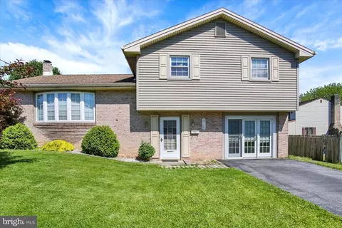 326 R St, Steelton, PA 17113