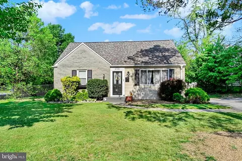 1716 Glenside Dr, Harrisburg, PA 17109