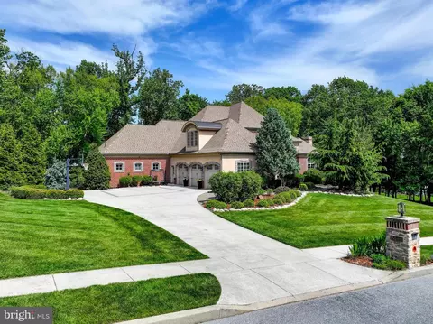 2411 Kensington Way, Harrisburg, PA 17112