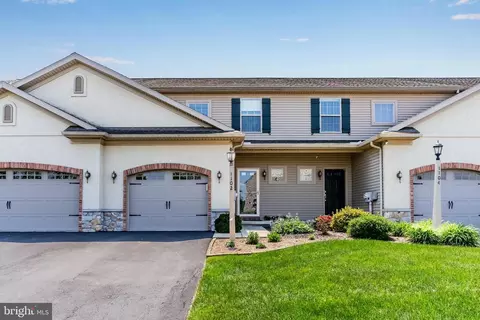1102 Day Star Dr, Harrisburg, PA 17111