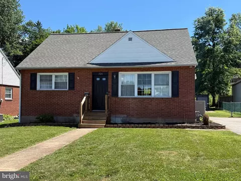 326 E Roosevelt Ave, Middletown, PA 17057
