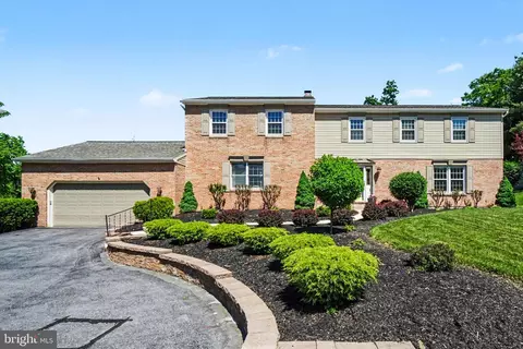 2265 Forest Hills Dr, Harrisburg, PA 17112