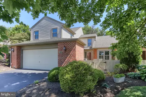 29 Cambridge Dr, Hershey, PA 17033