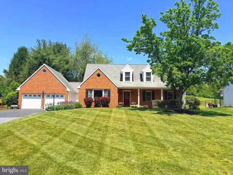 10 Stoudt Rd, Hummelstown, PA 17036