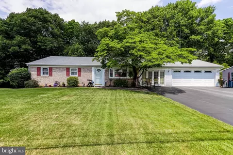 5620 Plainview Rd, Harrisburg, PA 17111