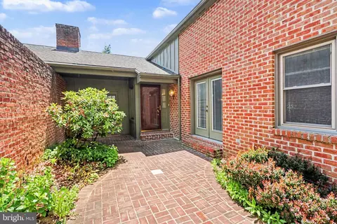 1207 Galway Ct, Hummelstown, PA 17036