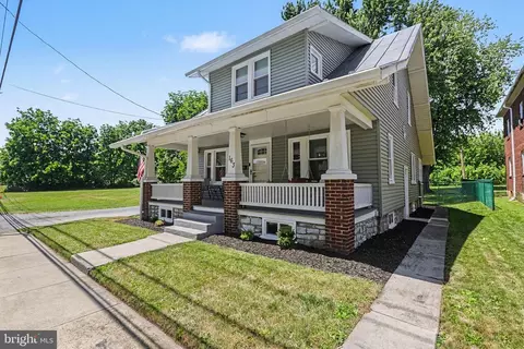 Exterior - 163 E Derry Rd, Hershey, PA 17033 photo 5 of 9
