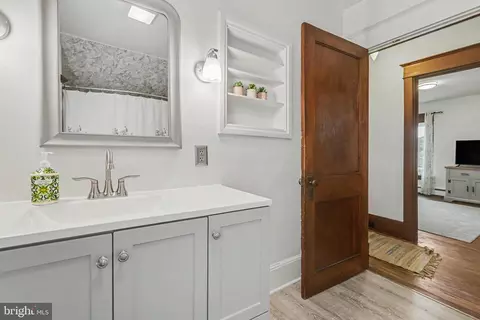 Bath - 163 E Derry Rd, Hershey, PA 17033 photo 2 of 2