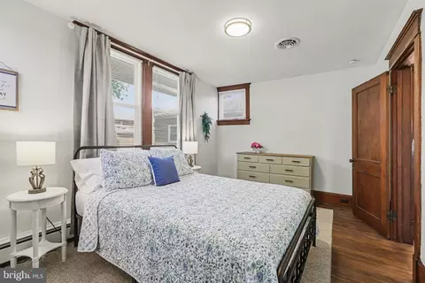 Bedroom - 163 E Derry Rd, Hershey, PA 17033 photo 3 of 7