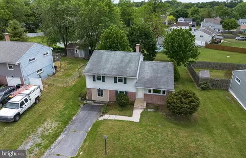 13 Judy Ln, Harrisburg, PA 17112