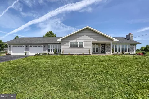 257 N 1st St, Berrysburg, PA 17005