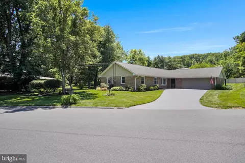 118 Sand Rd, Hershey, PA 17033