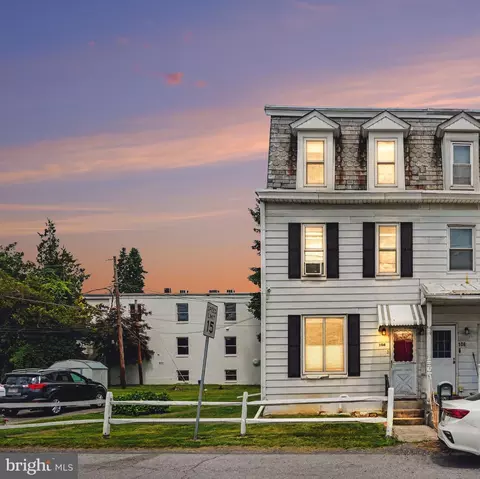 104 Millers Ln, Harrisburg, PA 17110
